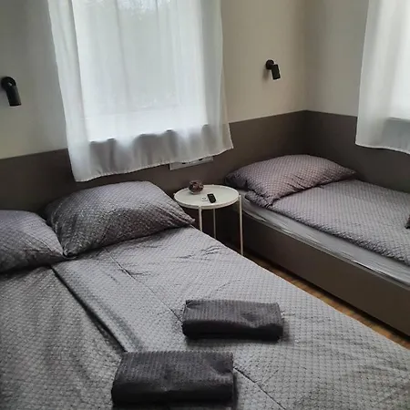 Dinda Apartman 1 *