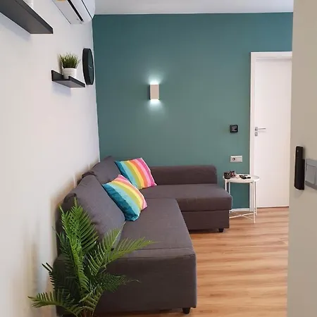 Dinda Apartman 1 *
