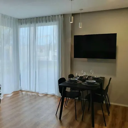 Dinda Apartman 1 *