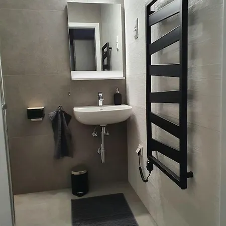 Dinda Apartman 1