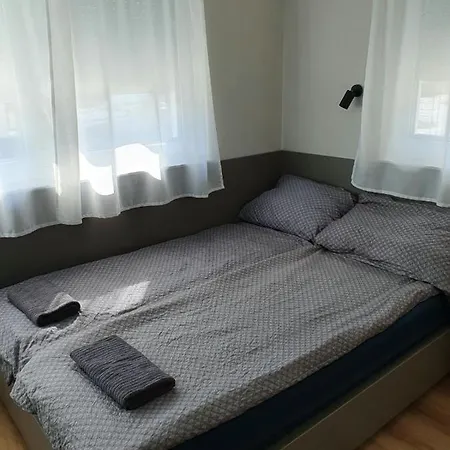 Apartamento Dinda Apartman 1